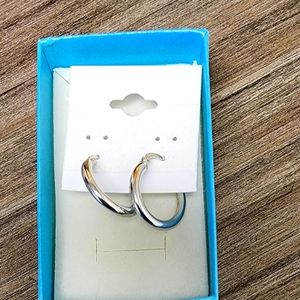 14k 2.0 grams Earrings White Gold